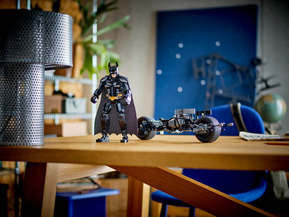 LEGO Batman 76273 Rakennettava BatmanTM-hahmo ja Batpod-pyörä