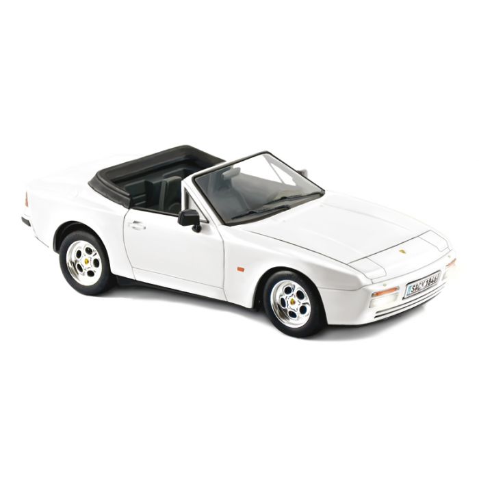 Italeri Porsche 944 S Cabrio 1:24 Koottava auto