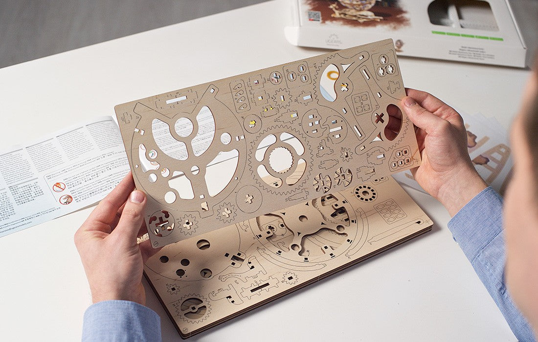 Ugears Globe