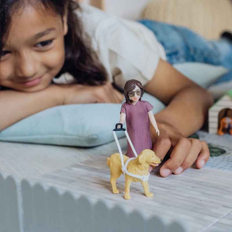 Lundby Sokea Nukke sekä Opaskoira