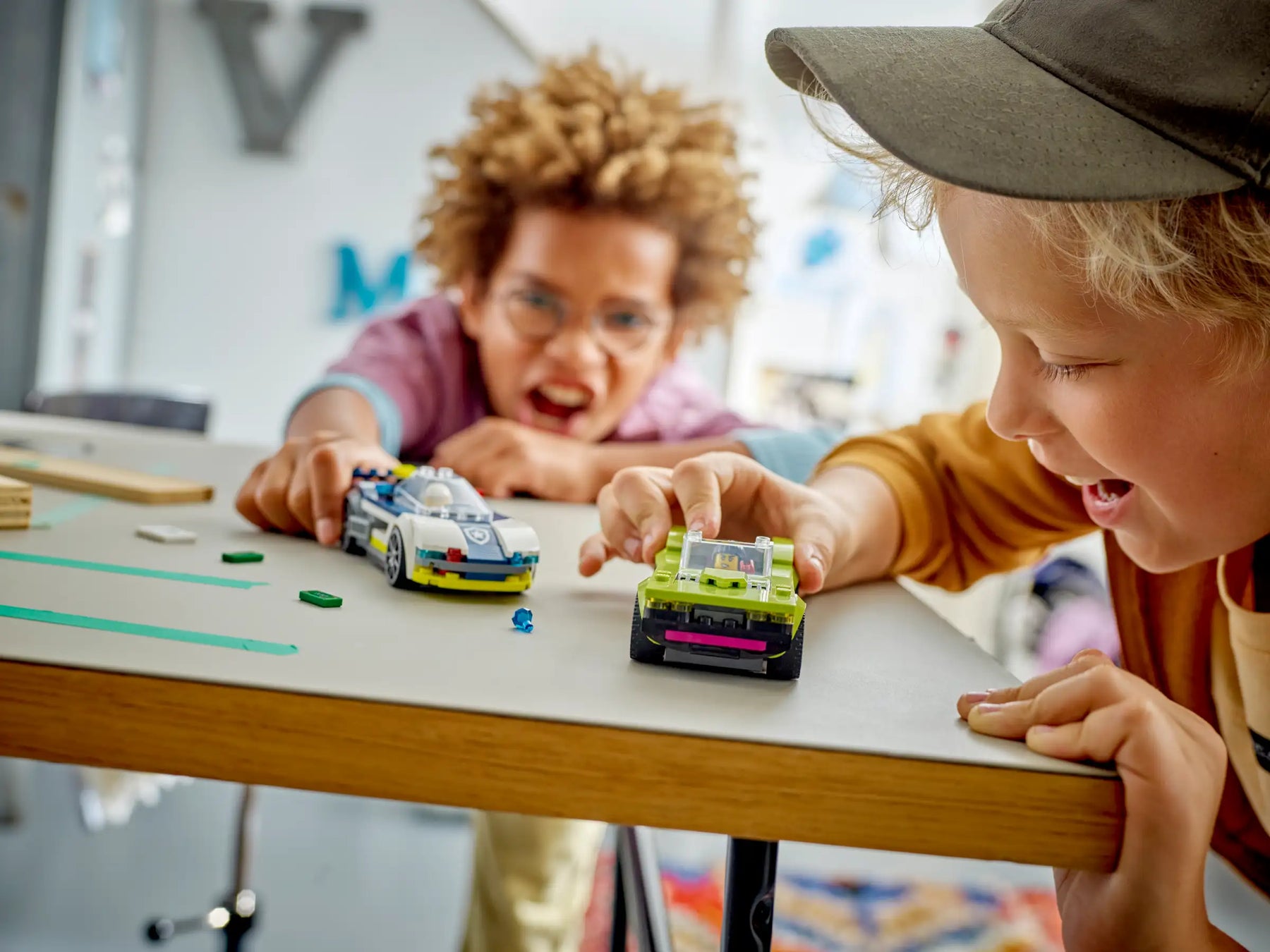 LEGO City 60415 Poliisiauto ja Muskeliauton Takaa-ajo