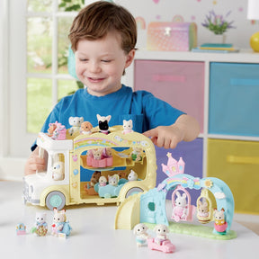 Sylvanian Families 5745 Leikkipaikka Liukumäellä ja Keinuilla