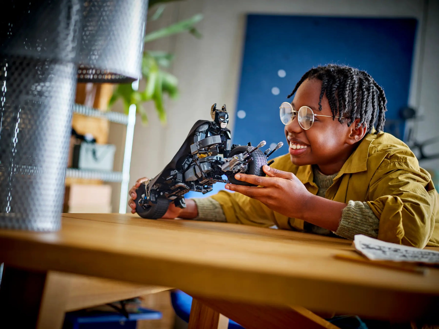 LEGO Batman 76273 Rakennettava BatmanTM-hahmo ja Batpod-pyörä