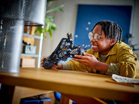 LEGO Batman 76273 Rakennettava BatmanTM-hahmo ja Batpod-pyörä