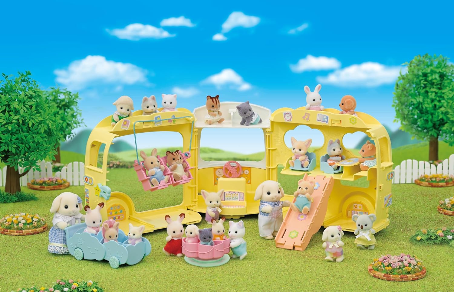 Sylvanian Families 5744 Avattava 3-Kerrosbussi Leikkipuistolla