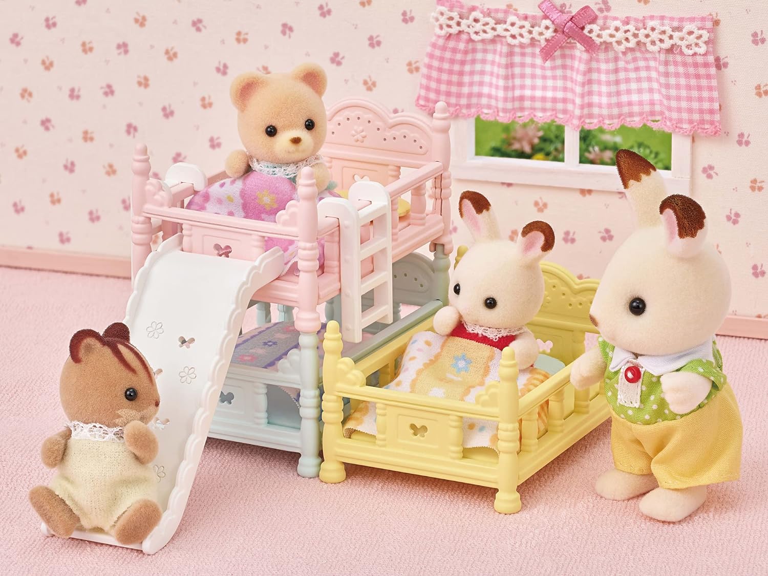 Sylvanian Families 5741 Kolmoiskerrossänky Liukumäellä