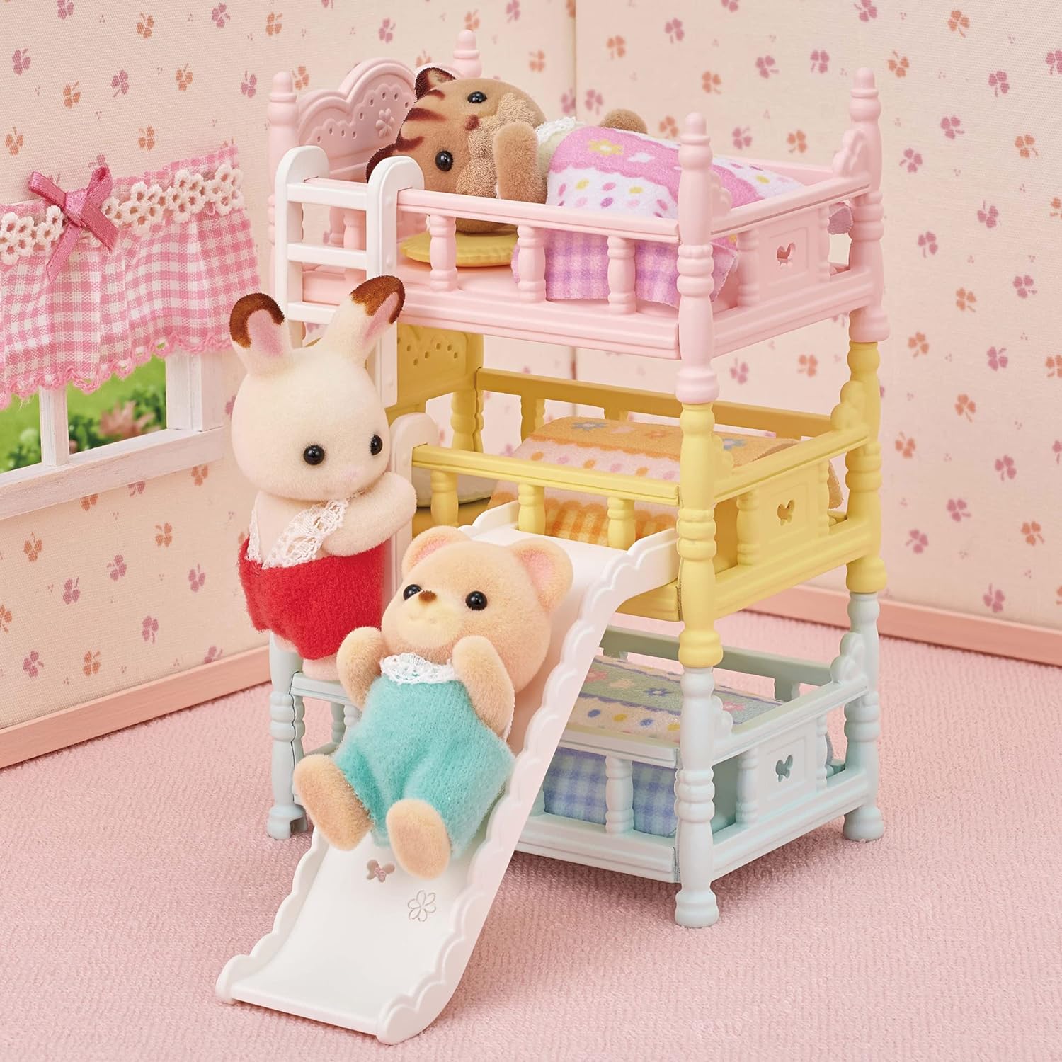 Sylvanian Families 5741 Kolmoiskerrossänky Liukumäellä