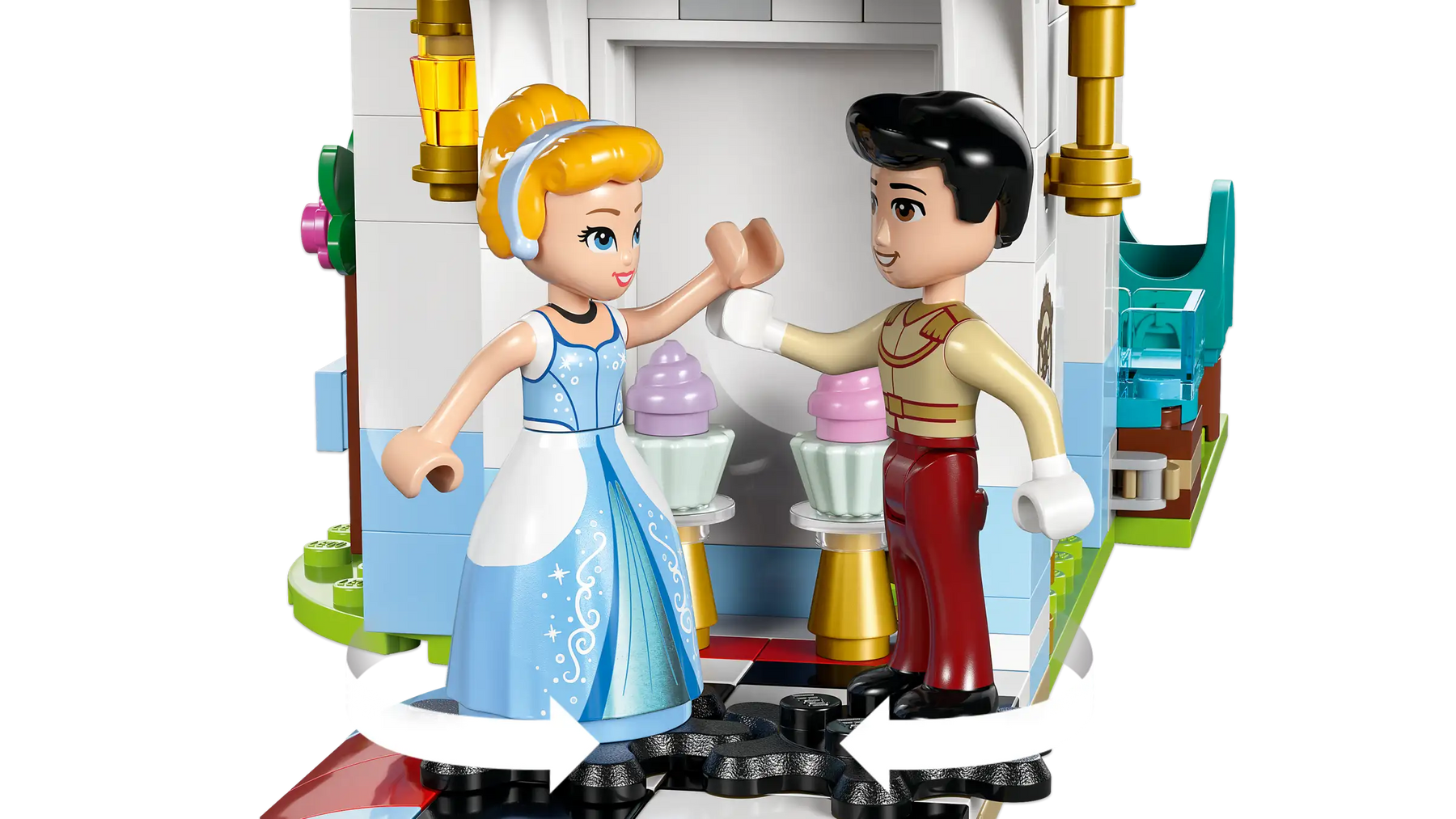 LEGO 43275 Tuhkimon Linna ja Hevosvaunut