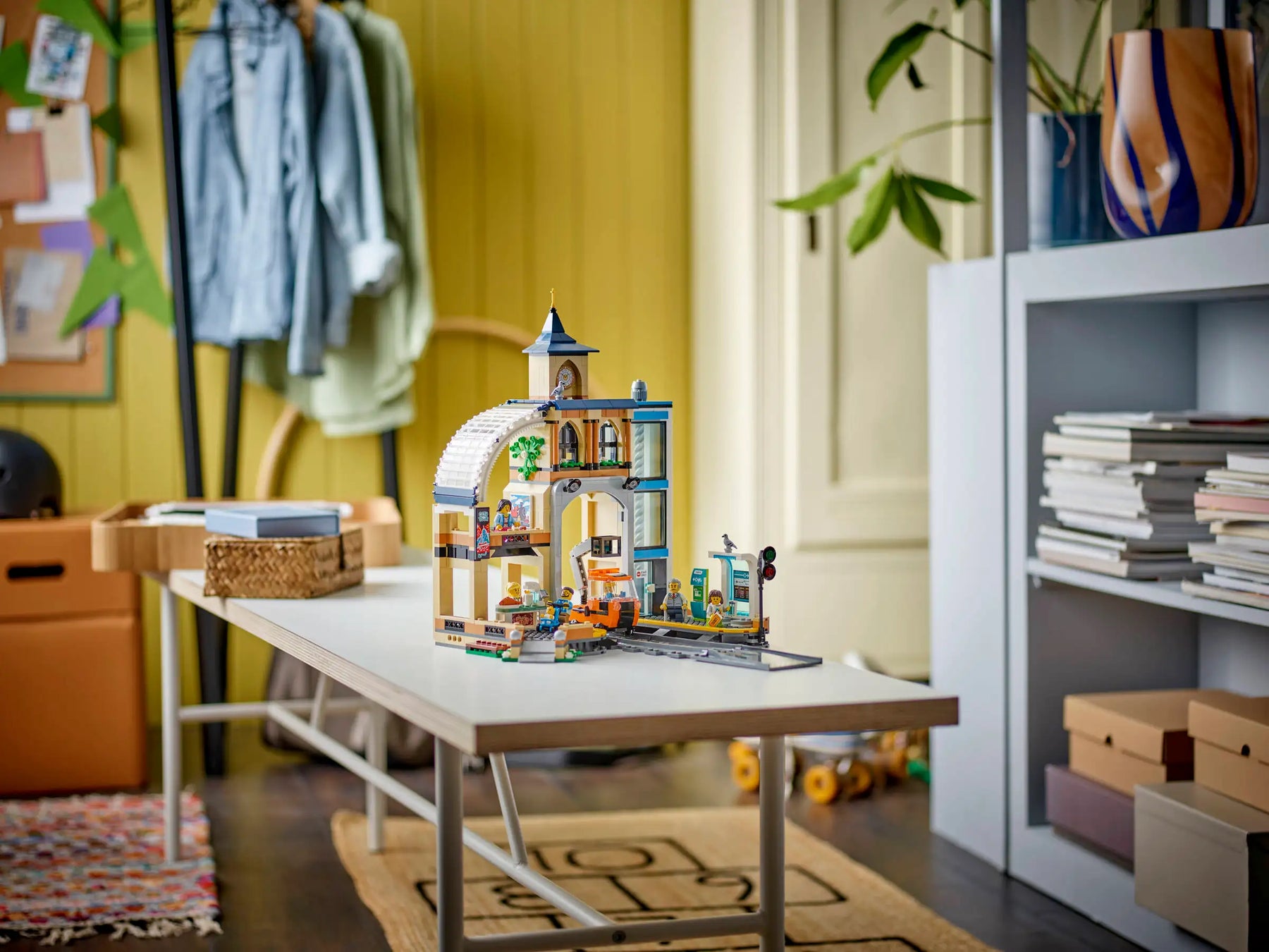 LEGO City 60469 Päärautatieasema