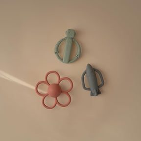 Mushie Rocket Rattle Teether Raketti Purulelu