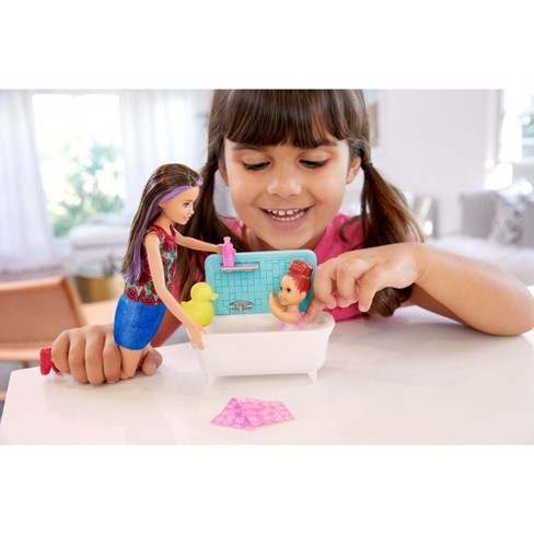 Barbie Skipper Babysitter Lastenvahti kylpy