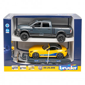 Bruder RAM 2500 Power Wagon ja Bruder Roadster Racing team ajoneuvo