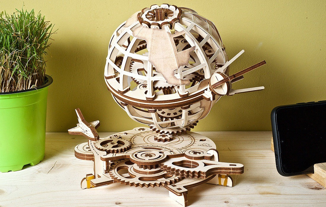 Ugears Globe